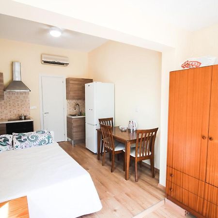 Moon-Light Studio Otel Larnaca Dış mekan fotoğraf